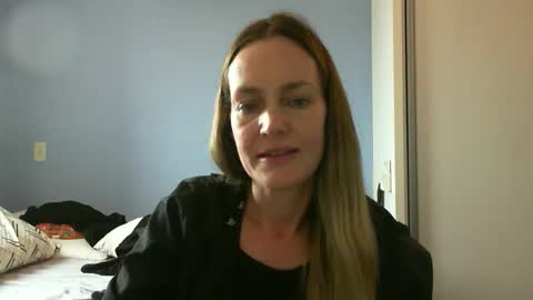Anny online show from 10/01/25, 03:51