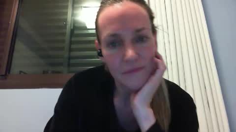 Anny online show from 10/04/25, 12:52
