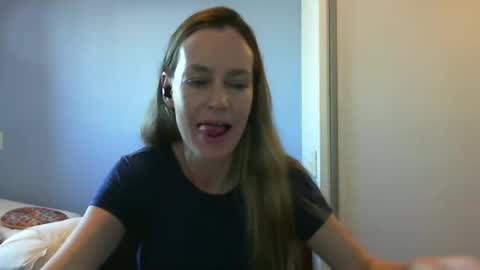Anny online show from 10/06/25, 10:45