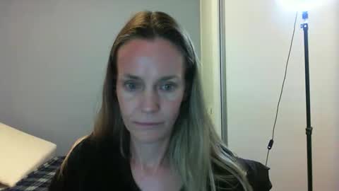 Anny online show from 10/22/25, 10:53