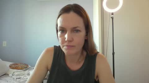 Anny online show from 12/23/25, 10:46