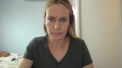 Anny online show from 02/04/26, 10:43