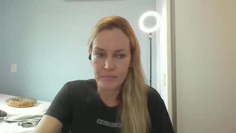 Anny online show from 04/10/26, 10:53