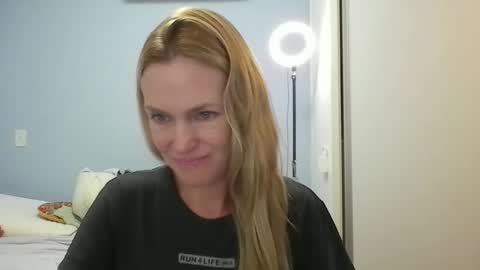 Anny online show from 04/22/26, 12:28