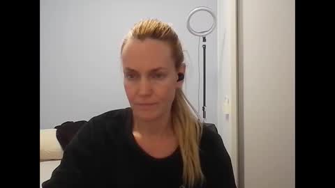 Anny online show from 05/15/26, 11:01