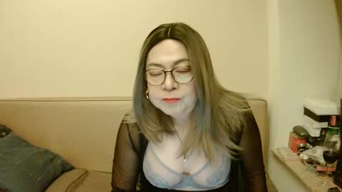 Kelly   online show from 03/01/25, 08:42