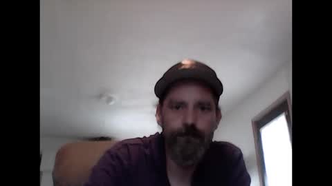 Snapshot of crazyheratic8 chatting on 10/11/25, 01:31 crazyheratic8 online show from 10/11/25, 01:31