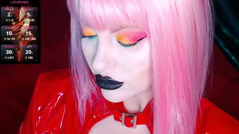 Snapshot of crazypinkyball chatting on 12/08/24, 02:09 Roxy online show from 12/08/24, 02:09