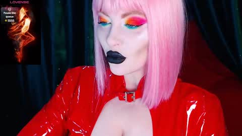 Snapshot of crazypinkyball chatting on 12/21/24, 01:53 Roxy online show from 12/21/24, 01:53