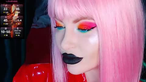 Snapshot of crazypinkyball chatting on 12/26/24, 02:48 Roxy online show from 12/26/24, 02:48