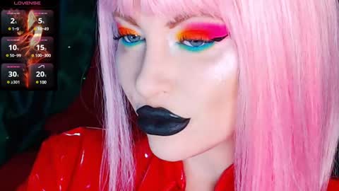 Snapshot of crazypinkyball chatting on 12/27/24, 11:50 Roxy online show from 12/27/24, 11:50