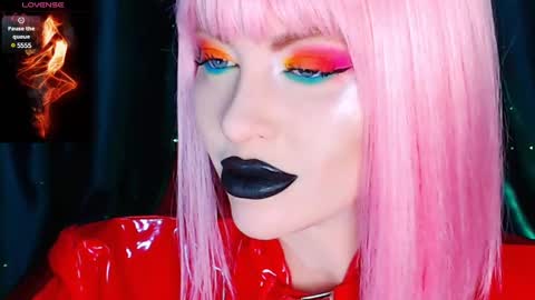 Snapshot of crazypinkyball chatting on 12/28/24, 12:56 Roxy online show from 12/28/24, 12:56