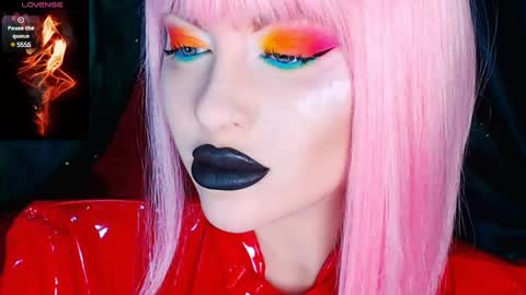 Snapshot of crazypinkyball chatting on 12/29/24, 12:34 Roxy online show from 12/29/24, 12:34