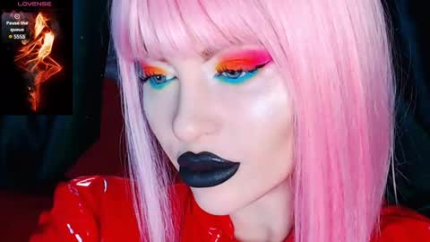 Snapshot of crazypinkyball chatting on 12/30/24, 12:52 Roxy online show from 12/30/24, 12:52