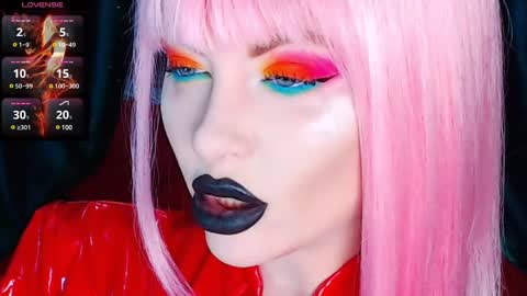 Snapshot of crazypinkyball chatting on 01/17/25, 11:49 Roxy online show from 01/17/25, 11:49