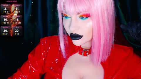 Snapshot of crazypinkyball chatting on 02/05/25, 01:44 Roxy online show from 02/05/25, 01:44