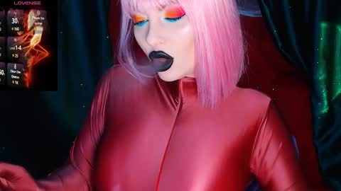 Snapshot of crazypinkyball chatting on 02/11/25, 02:35 Roxy online show from 02/11/25, 02:35