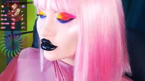 Snapshot of crazypinkyball chatting on 09/10/25, 09:09 Roxy online show from 09/10/25, 09:09