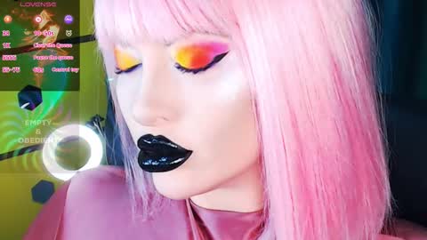 Snapshot of crazypinkyball chatting on 09/11/25, 03:12 Roxy online show from 09/11/25, 03:12