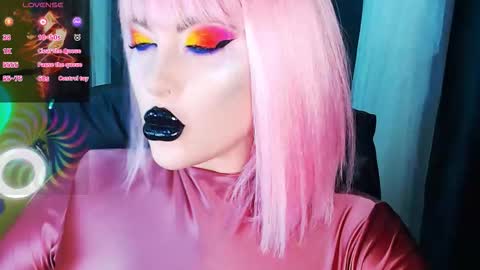 Snapshot of crazypinkyball chatting on 09/12/25, 02:06 Roxy online show from 09/12/25, 02:06