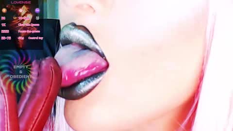 Snapshot of crazypinkyball chatting on 09/19/25, 02:51 Roxy online show from 09/19/25, 02:51