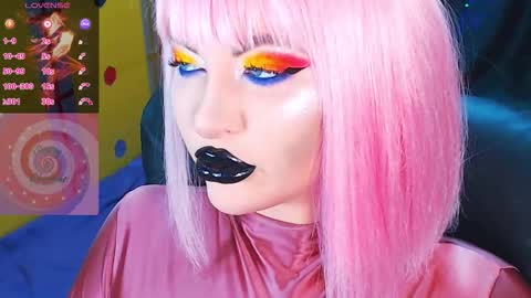 Snapshot of crazypinkyball chatting on 10/17/25, 08:28 Roxy online show from 10/17/25, 08:28