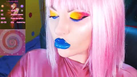 Snapshot of crazypinkyball chatting on 10/18/25, 01:56 Roxy online show from 10/18/25, 01:56