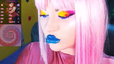 Snapshot of crazypinkyball chatting on 10/19/25, 03:23 Roxy online show from 10/19/25, 03:23