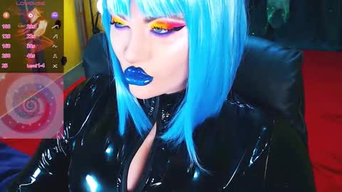 Snapshot of crazypinkyball chatting on 10/24/25, 02:02 Roxy online show from 10/24/25, 02:02