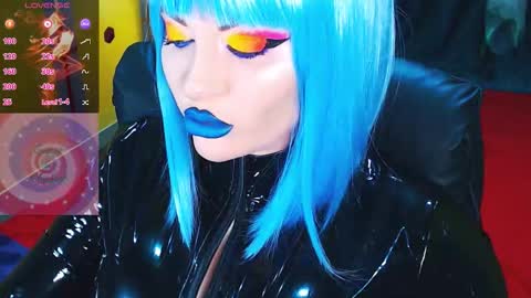 Snapshot of crazypinkyball chatting on 10/25/25, 02:02 Roxy online show from 10/25/25, 02:02