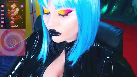 Snapshot of crazypinkyball chatting on 10/28/25, 02:20 Roxy online show from 10/28/25, 02:20