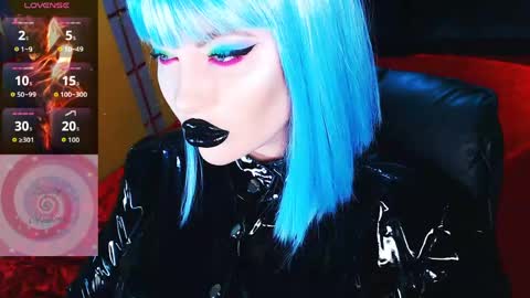 Snapshot of crazypinkyball chatting on 05/20/26, 09:15 Roxy online show from 05/20/26, 09:15