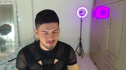 Snapshot of crazyybull chatting on 10/08/25, 03:37 Bull online show from 10/08/25, 03:37