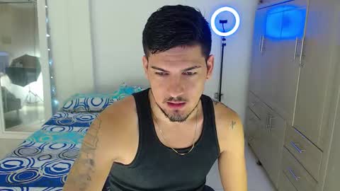 Snapshot of crazyybull chatting on 10/13/25, 04:01 Bull online show from 10/13/25, 04:01