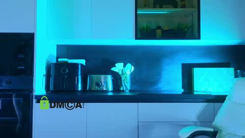 Snapshot of crazzy_cherry chatting on 05/19/26, 12:33 crazzy cherry online show from 05/19/26, 12:33