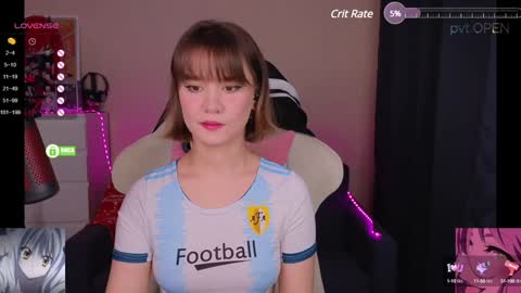 Snapshot of creammeow chatting on 01/22/25, 02:15 Alina online show from 01/22/25, 02:15