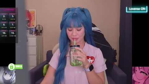 Snapshot of creammeow chatting on 09/25/25, 04:16 Alina online show from 09/25/25, 04:16