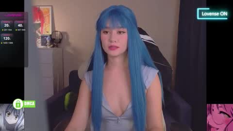 Snapshot of creammeow chatting on 10/13/25, 02:11 Alina online show from 10/13/25, 02:11