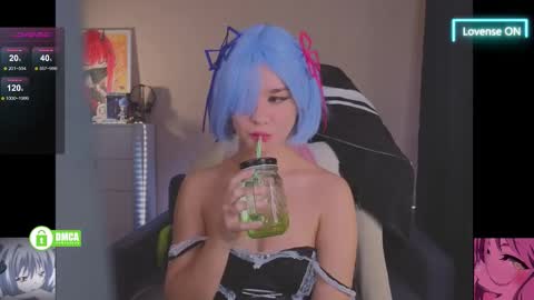 Snapshot of creammeow chatting on 10/23/25, 02:22 Alina online show from 10/23/25, 02:22