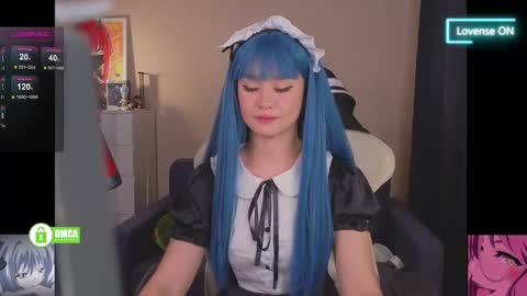 Snapshot of creammeow chatting on 12/22/25, 03:47 Alina online show from 12/22/25, 03:47