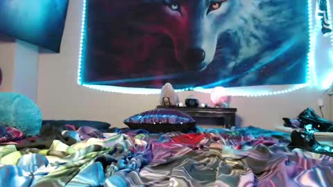 Sylvia online show from 01/12/25, 05:03