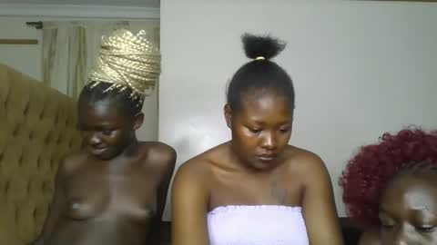 creamy_pie1 online show from 02/16/26, 06:53