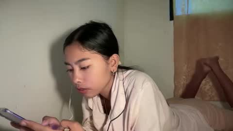 mika online show from 09/17/25, 04:25