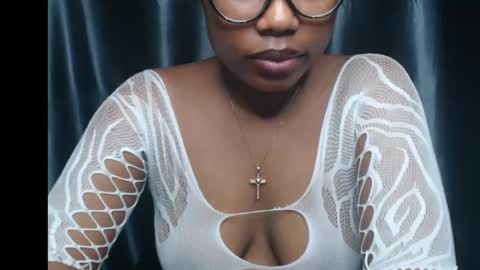 Snapshot of creamy_xvanila chatting on 05/08/26, 09:36 venessa online show from 05/08/26, 09:36