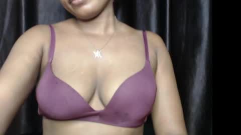 Snapshot of creamy_xvanila chatting on 05/19/26, 09:26 venessa online show from 05/19/26, 09:26