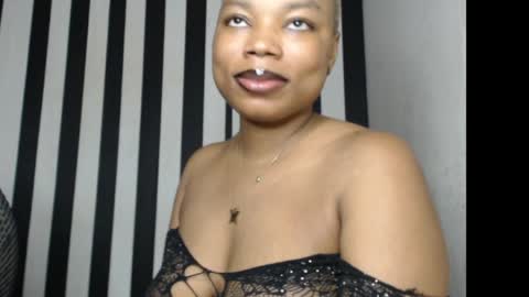 Snapshot of creamy_xvanila chatting on 05/25/26, 09:15 venessa online show from 05/25/26, 09:15