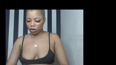 Snapshot of creamy_xvanila chatting on 06/19/26, 12:31 venessa online show from 06/19/26, 12:31