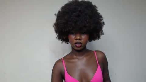 queen online show from 03/07/25, 02:23