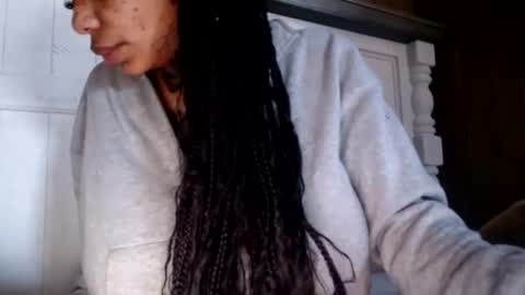 Snapshot of creamyexotica chatting on 01/08/25, 09:01 CreamyExotica online show from 01/08/25, 09:01
