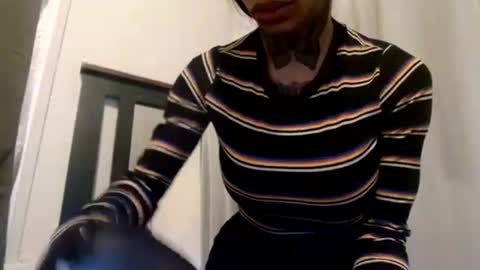 Snapshot of creamyexotica chatting on 02/06/25, 10:48 CreamyExotica online show from 02/06/25, 10:48